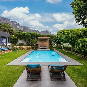 Guest house Atholl House